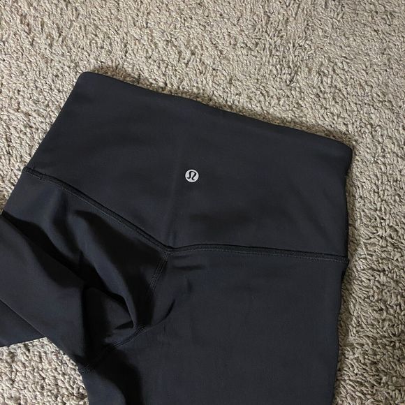 Lululemon Size 4 Align High Rise Mini Flared Pant 32" Black Regular - Picture 4 of 7